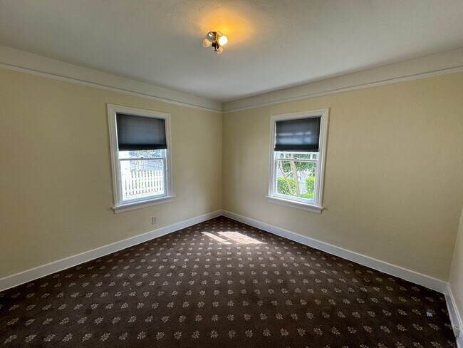 Foto del edificio - Nice 3 Bedroom/1.5 Bath Downtown Home with...