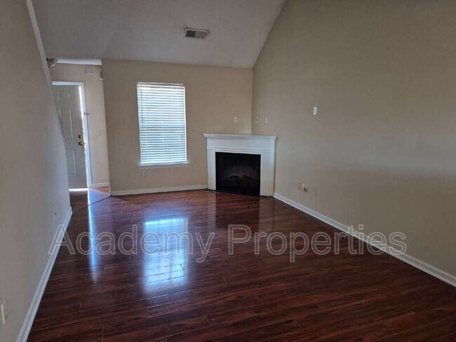 Foto del edificio - 273 Lossie Ln
