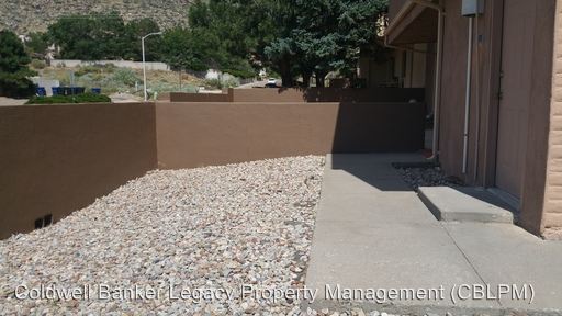 Building Photo - 13110 Candelaria Rd NE