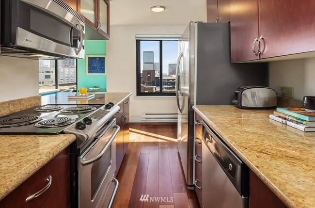 Kitchen - 1105 Spring St