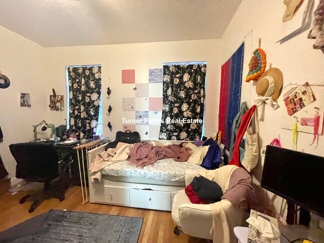 Building Photo - 243 Northampton St