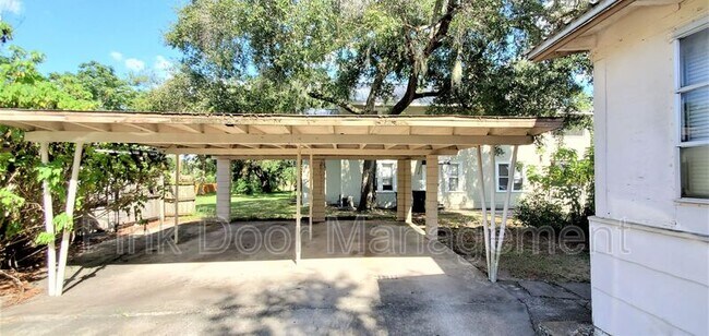 Building Photo - 392 W Minneola Ave