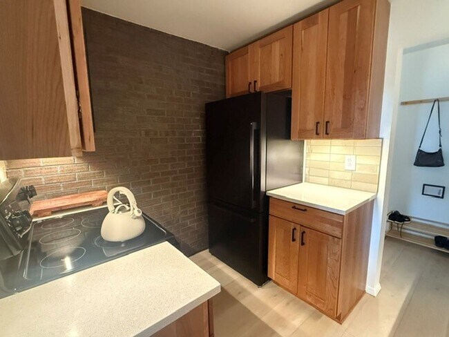 Photo - Semester leases available-Quality Fully Furnished Apartment, All-Inclusive, Flexible Terms, Near ...