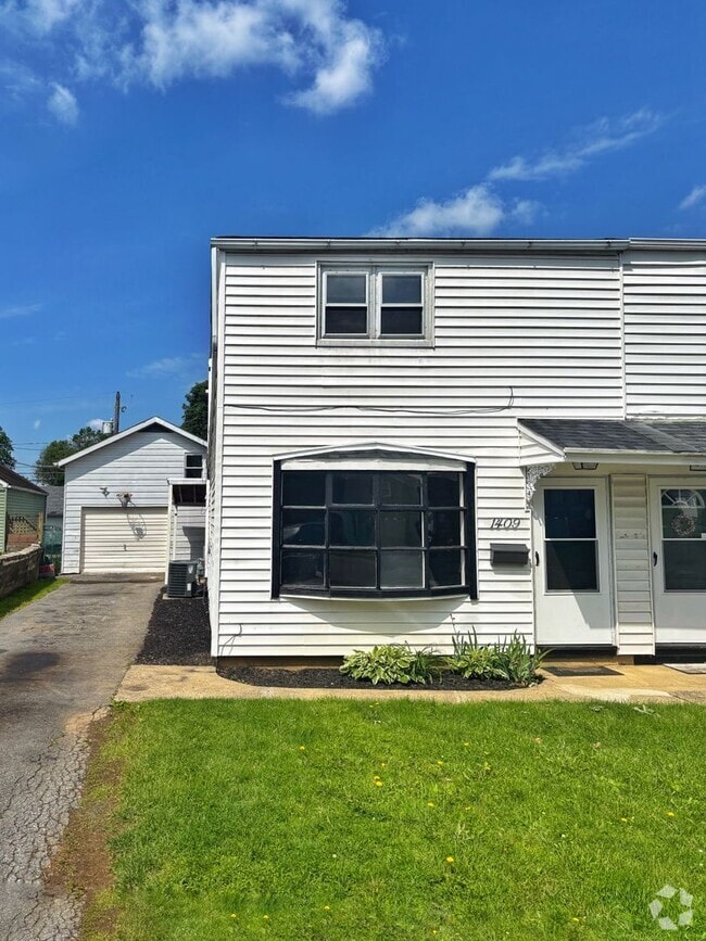 Building Photo - 1409 Uelen Ct