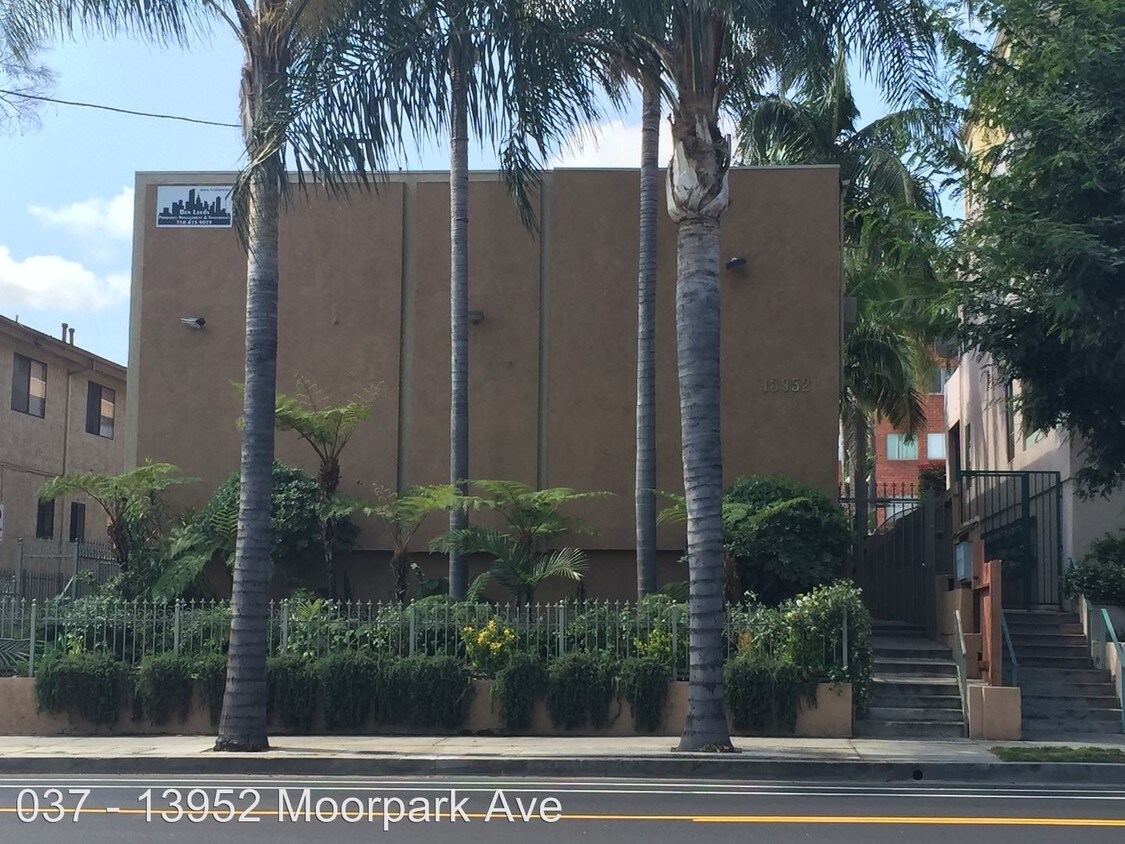Primary Photo - 13952 Moorpark St