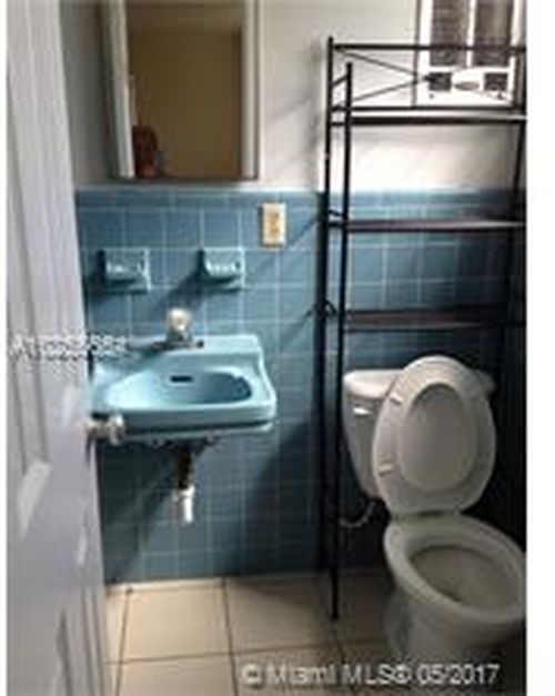 Building Photo - 1705 McKinley St