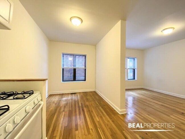 Foto del edificio - 1 bedroom in CHICAGO IL 60657