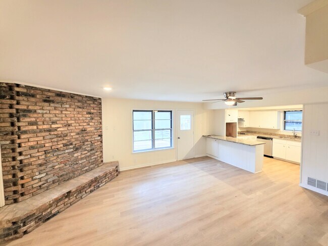 Building Photo - 174 Circle Dr