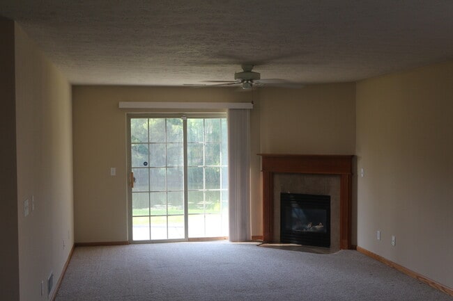 Building Photo - 174 Penny Ln