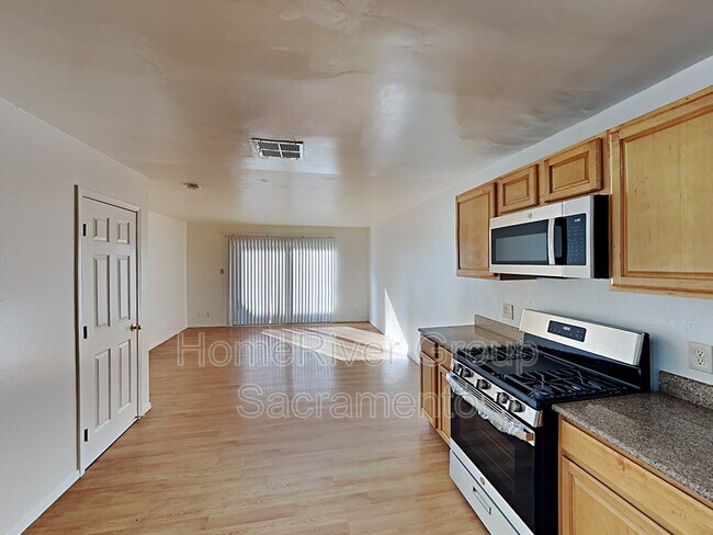Foto del edificio - 1116 Evelyn Ln