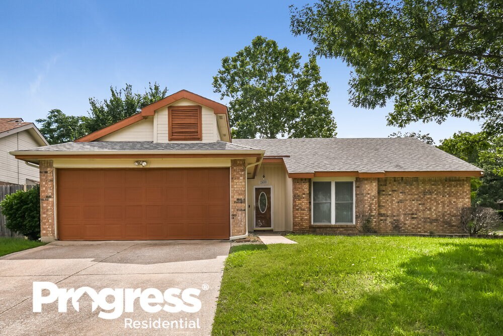 2400 Holly Ct, Euless, TX 76039 House Rental in Euless, TX