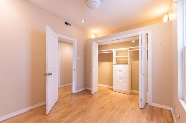 Foto del edificio - 3849 W School St