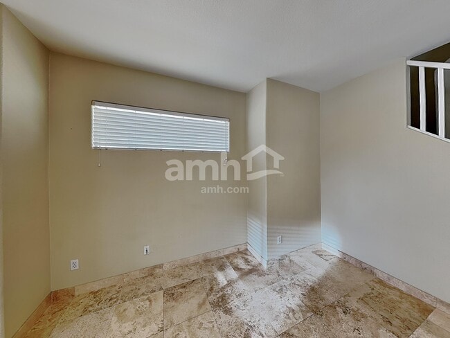 Building Photo - 6327 Hamilton Grove Ave