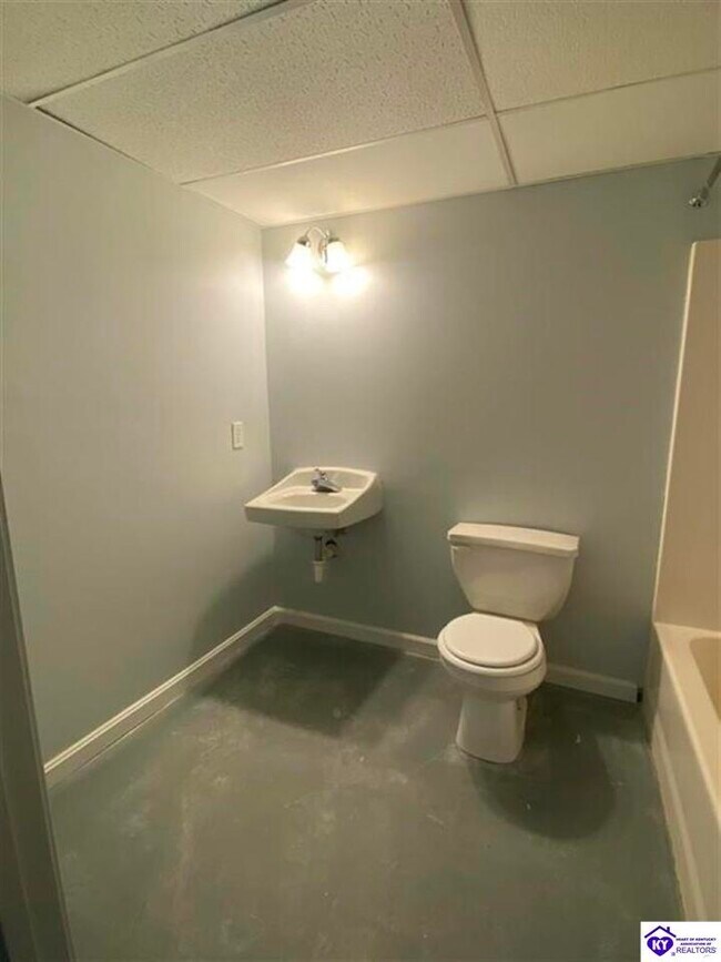 Foto del edificio - 621 E Lincoln Trail Blvd