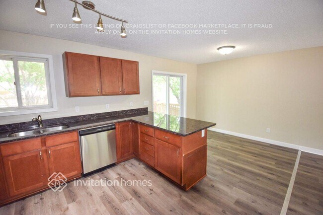 Foto del edificio - 8295 Janero Ave S