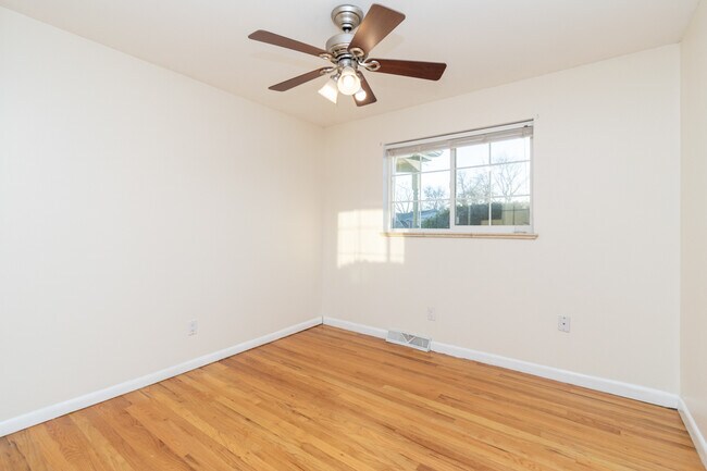 Building Photo - 10735 Allendale Dr