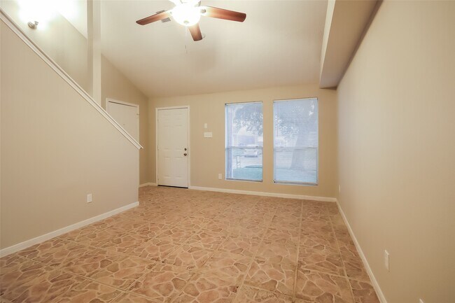 Foto del edificio - 2219 Hadden Hollow Dr