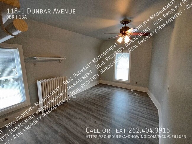 Building Photo - Studio/1 Bedroom Upper Duplex w/ All Utili...