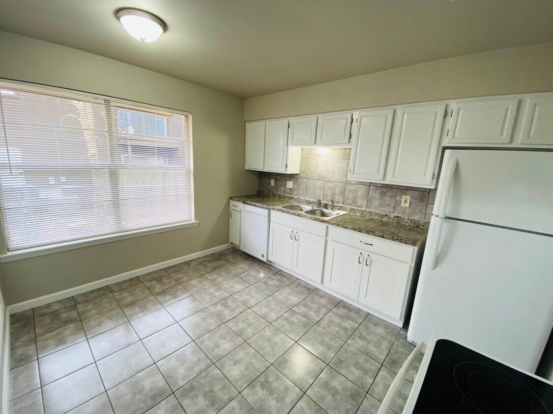 208 W Mockingbird Ln, Harker Heights, TX 76548 Townhome Rentals in