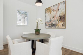 Building Photo - 845 Elkhart St