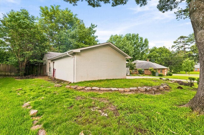 Foto del edificio - 4-BED, 2-BATH ALL-BRICK HOME NEAR JONESBORO COUNTRY CLUB!