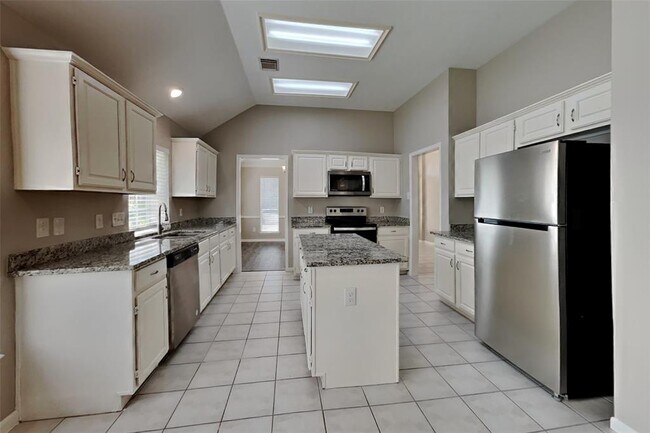 Building Photo - 2730 Wisteria Walk