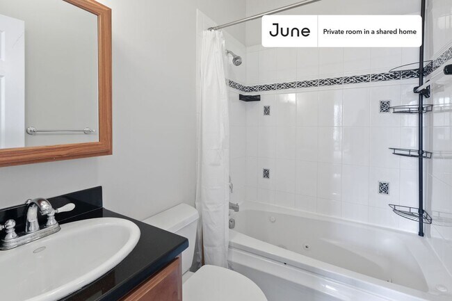 Foto del edificio - Room in Shared 3 bed/2.5 bath home