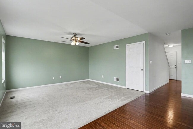 Building Photo - 27 E Imperial Dr