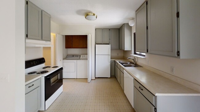 Foto del edificio - 755-57 N. Maple-757