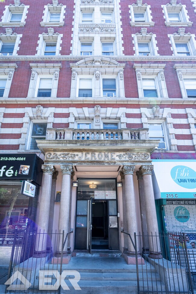 Building Photo - 215 W 116th St