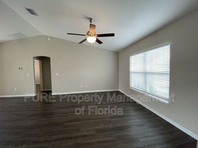 Foto del edificio - 15611 SW 28th Avenue Rd