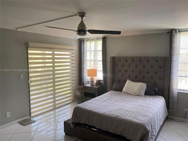 Foto del edificio - 2205 S Cypress Bend Dr