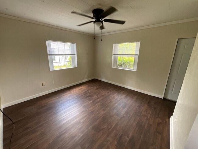 Foto del edificio - Sweet 1/1 Cottage at Hill Loop in Bonifay with Water/Sewer, Garbage, & Lawn Maintenance Included