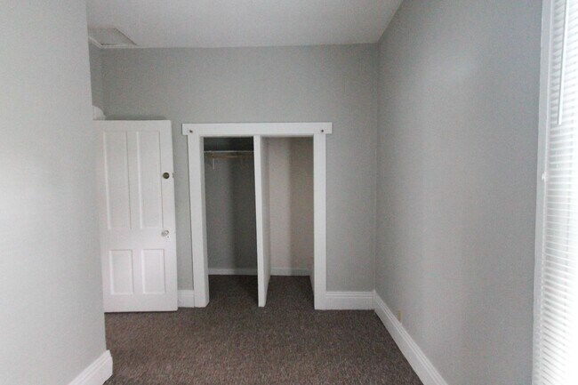 Foto del edificio - 830 W North St