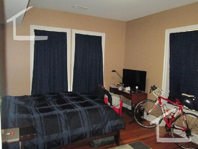 Foto del edificio - HUge 4 bed in Brookline