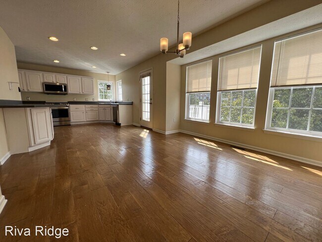Building Photo - 3 br, 2.5 bath House - 410 Village Place