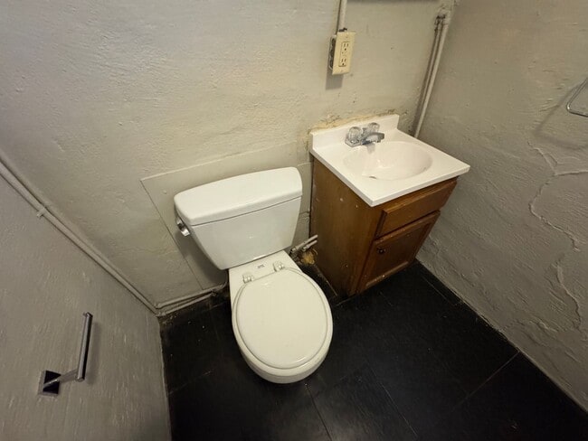 Foto del edificio - 337 Iota Ave S