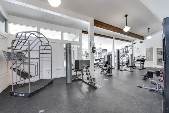 Building Photo - Miller Estates Apartments