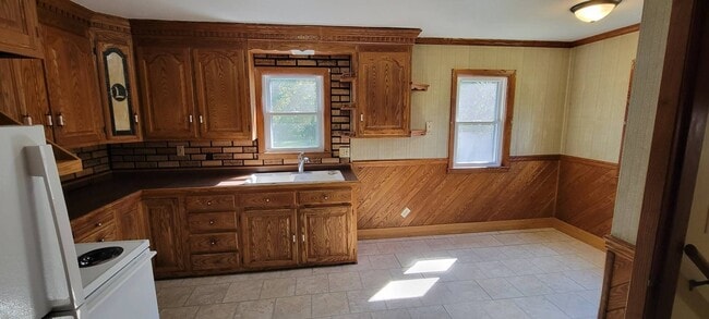 Building Photo - 3 Bed 1 Bath Single Family Home in Rhinela...