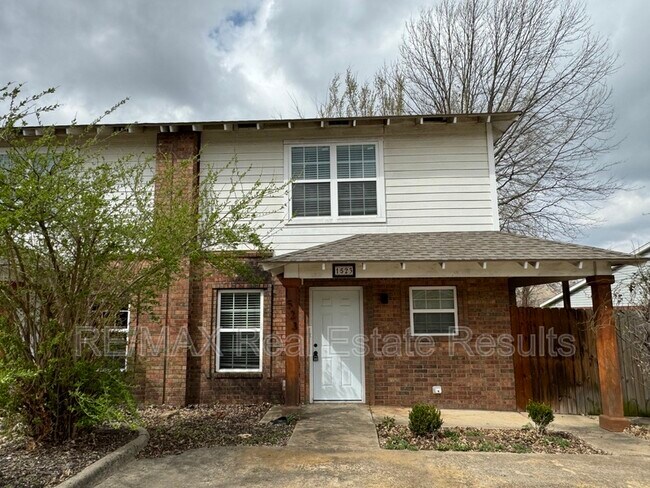 Building Photo - 1523 N Dawn Dr