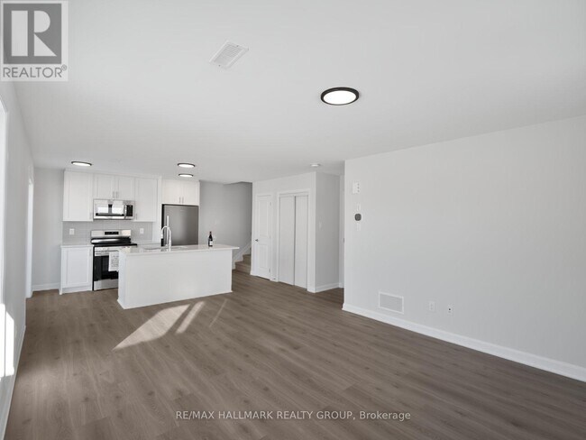 Building Photo - 401 Glenroy Gilbert Dr