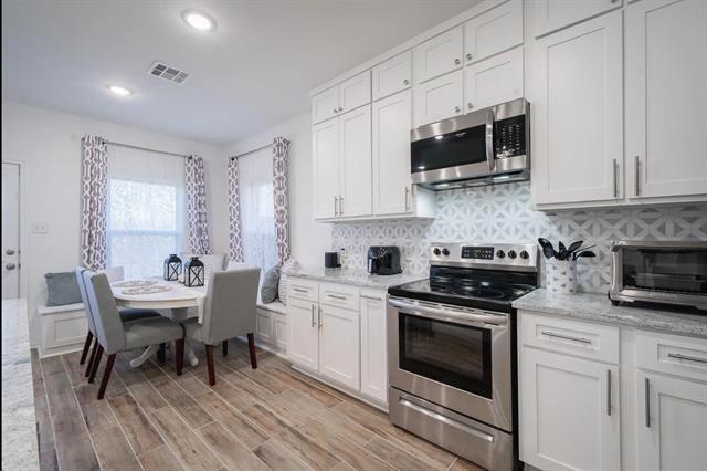 Foto del edificio - 1101 Riverstone Trl