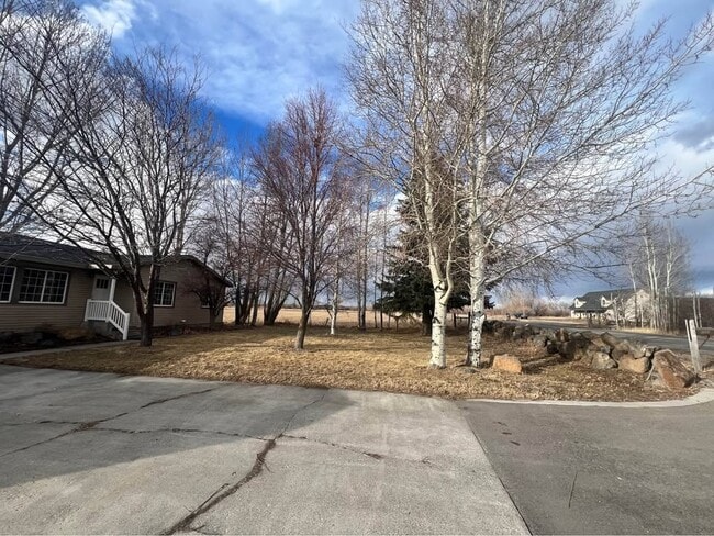 Building Photo - 643 N 2400 E