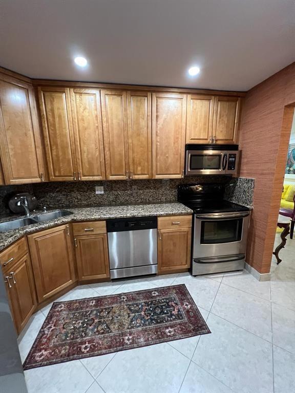 Foto del edificio - 351 NE 19th Pl