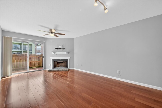 Foto del edificio - 18800 Egret Bay Blvd