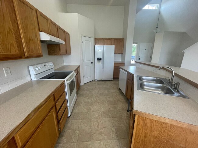 Foto del edificio - Beautiful 4 Bed, 3 Bath House in Maple Hill!