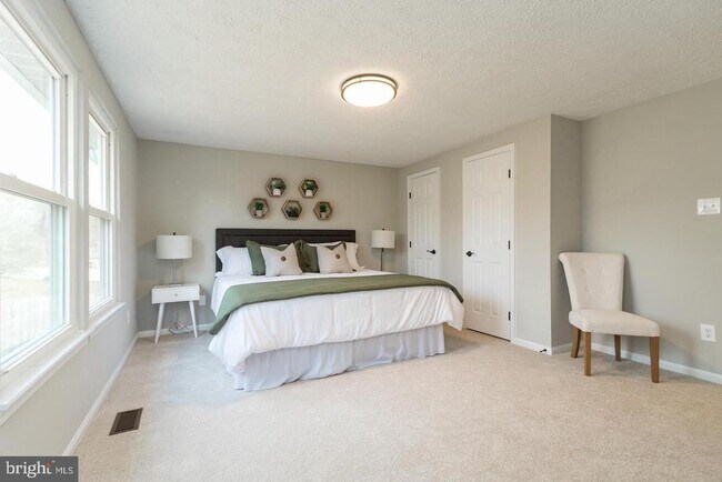 Building Photo - 3207 Bethesda Dr