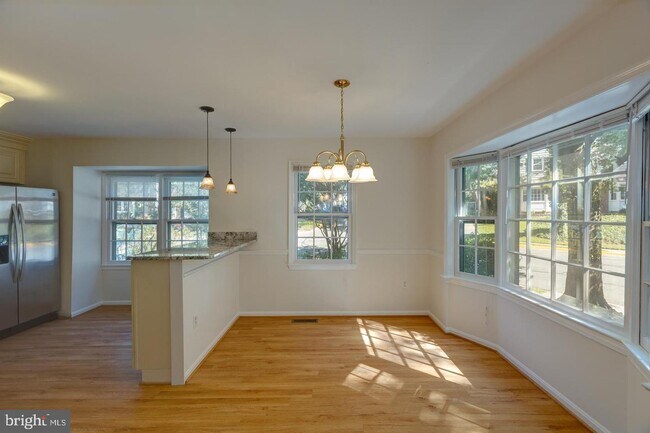 Building Photo - 4946 McFarland Dr