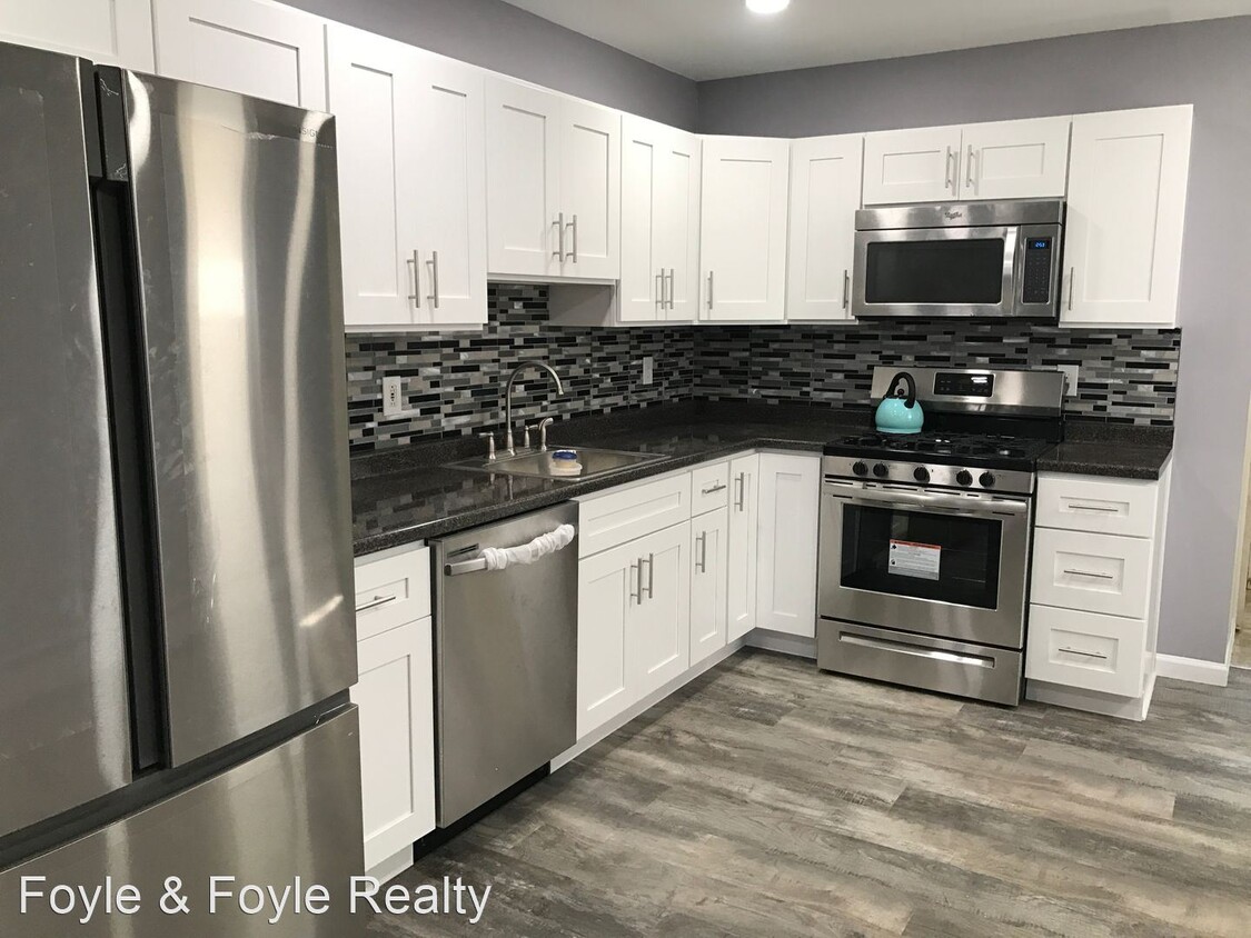 Foto principal - 2 br, 2 bath Apartment - 132 Green Ln