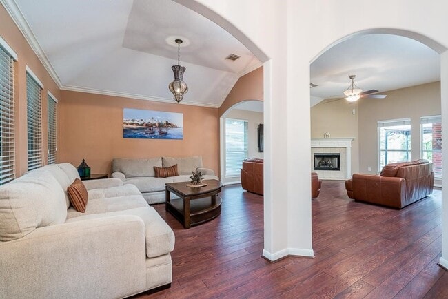 Foto del edificio - 15851 Jamie Lee Dr